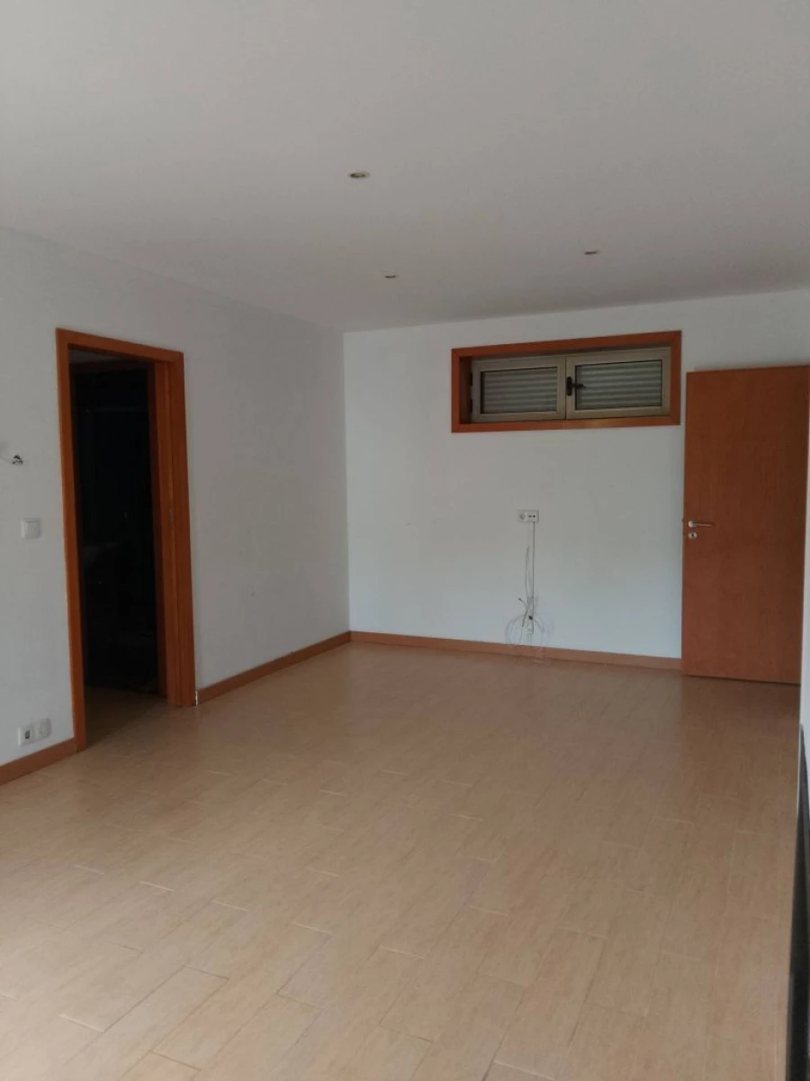 Moradia T2 para Arrendamento em Olival Foto 4