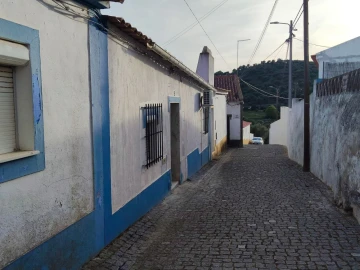 Moradia T3 para Venda em Ilha do Castelo