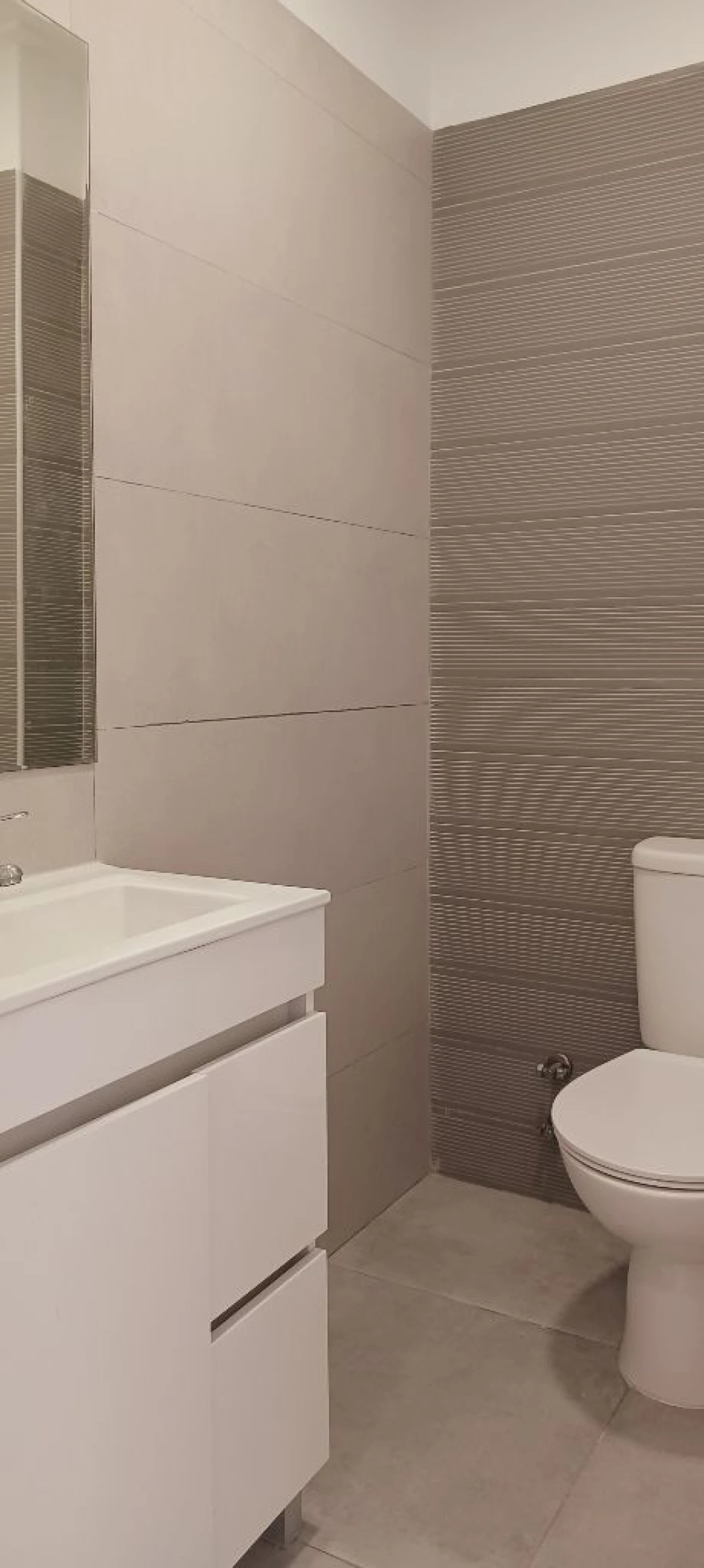 Apartamento T3 para Arrendamento em Santo António da Charneca Foto 5