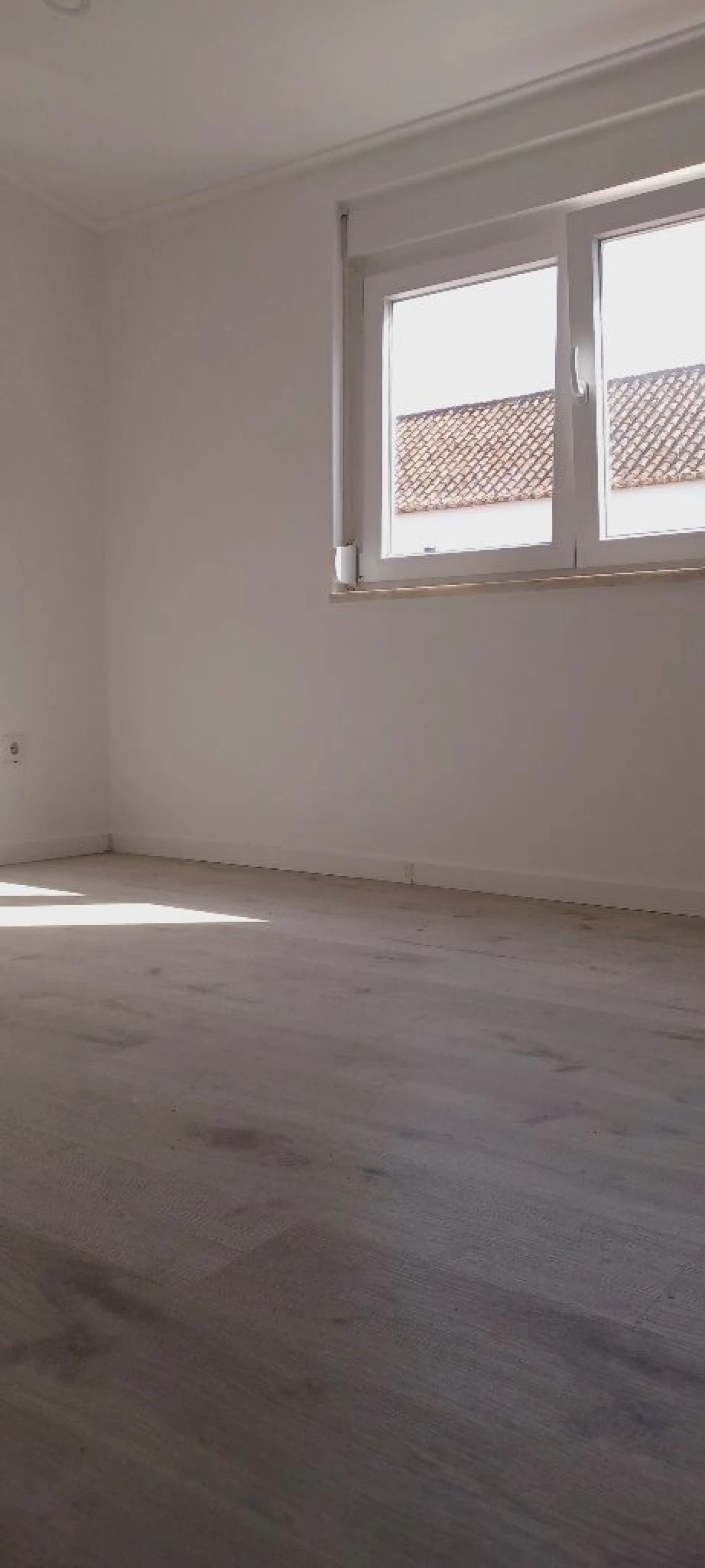 Apartamento T3 para Arrendamento em Santo António da Charneca Foto 7