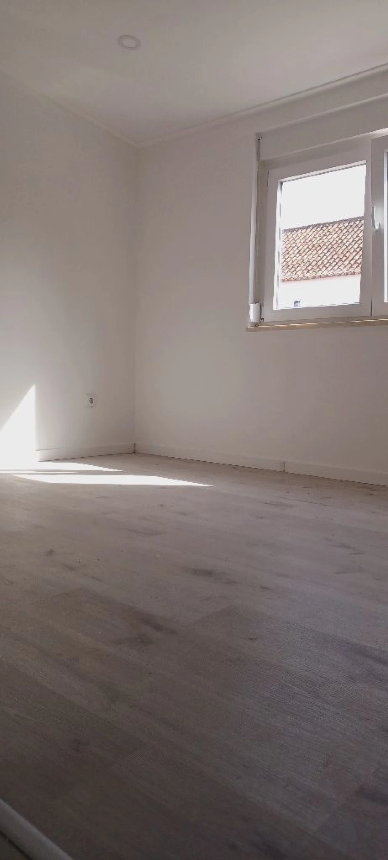 Apartamento T3 para Arrendamento em Santo António da Charneca Foto 8