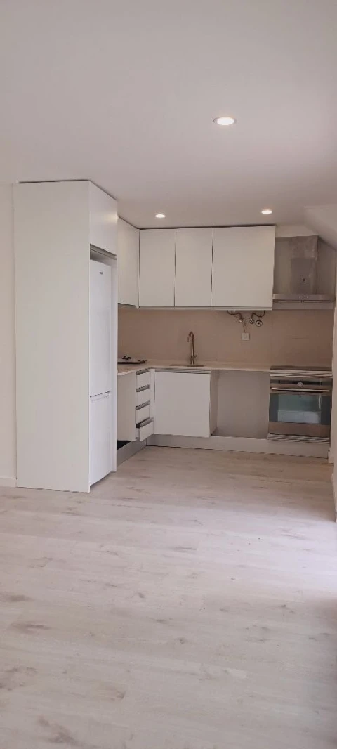 Apartamento T3 para Arrendamento em Santo António da Charneca