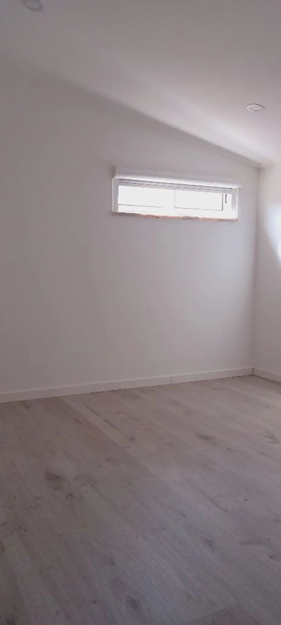 Apartamento T3 para Arrendamento em Santo António da Charneca Foto 6