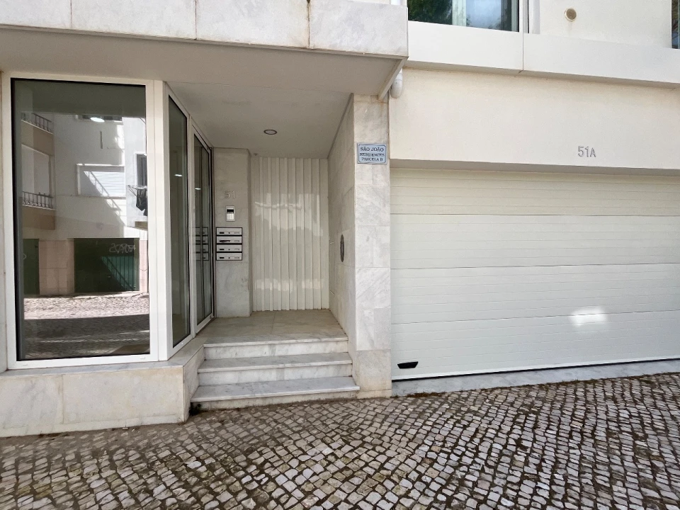 Apartamento T4 para Arrendamento em Estoril Foto 16