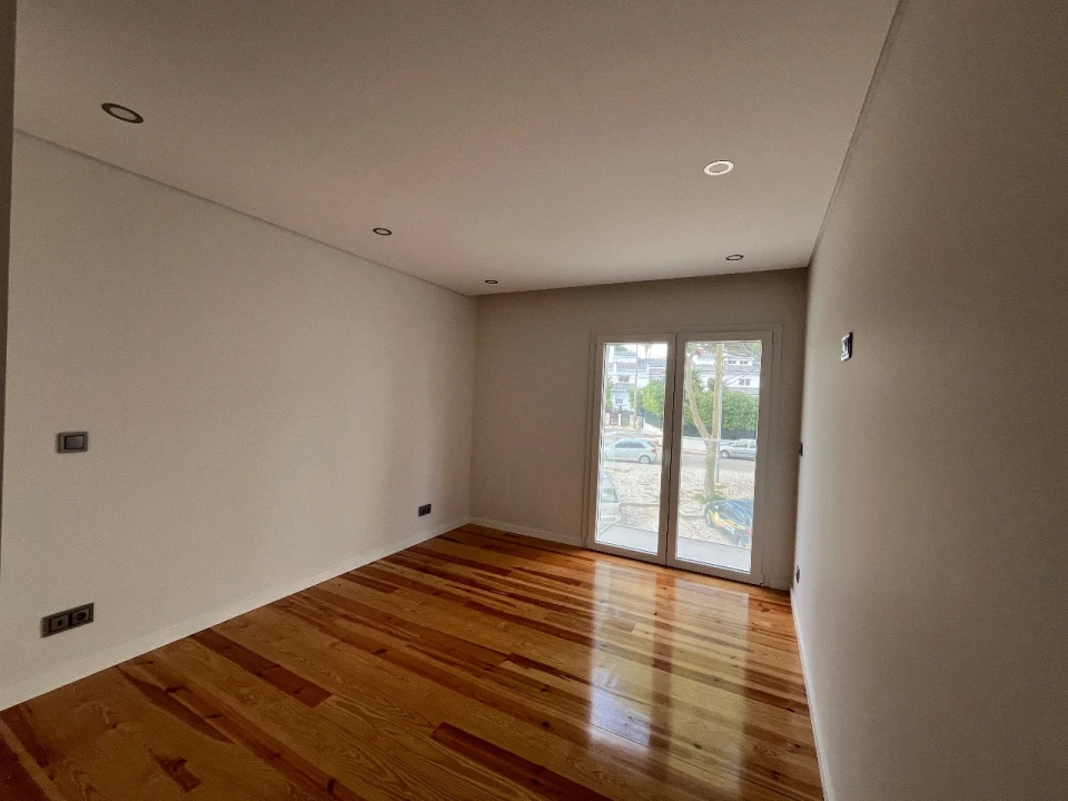 Apartamento T4 para Arrendamento em Estoril Foto 22