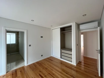 Apartamento T4 para Arrendamento em Estoril