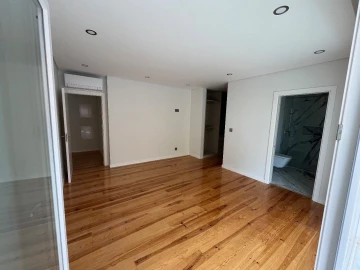 Apartamento T4 para Arrendamento em Estoril