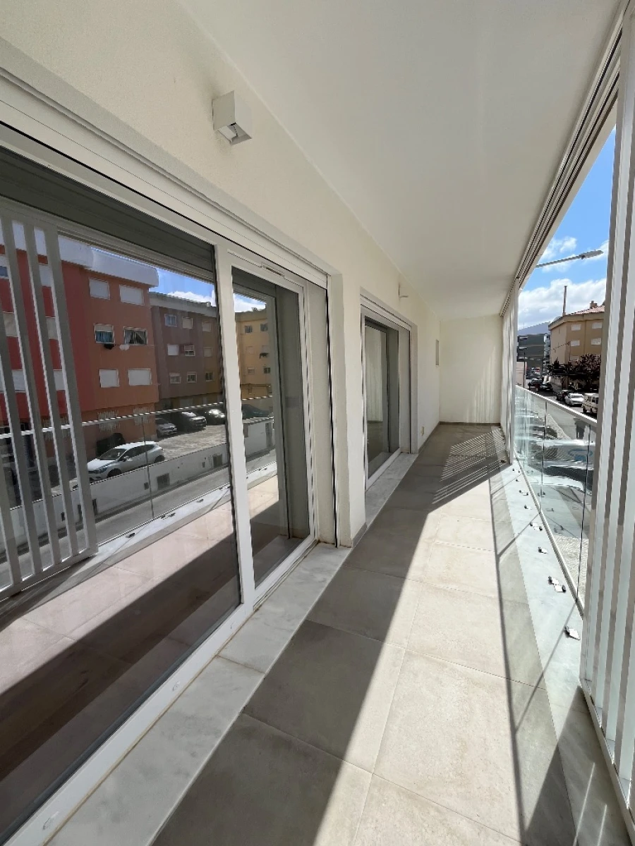 Apartamento T4 para Arrendamento em Estoril Foto 6
