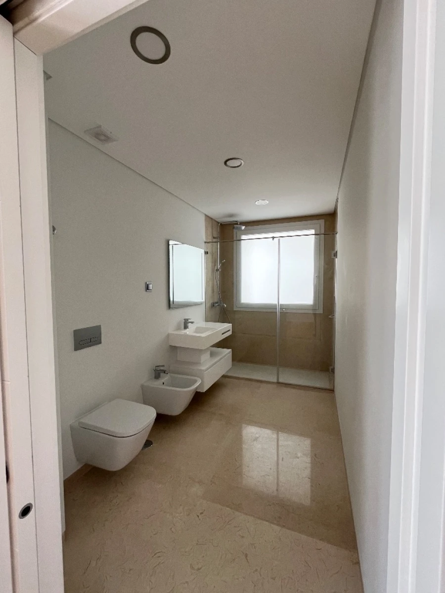 Apartamento T4 para Arrendamento em Estoril Foto 7