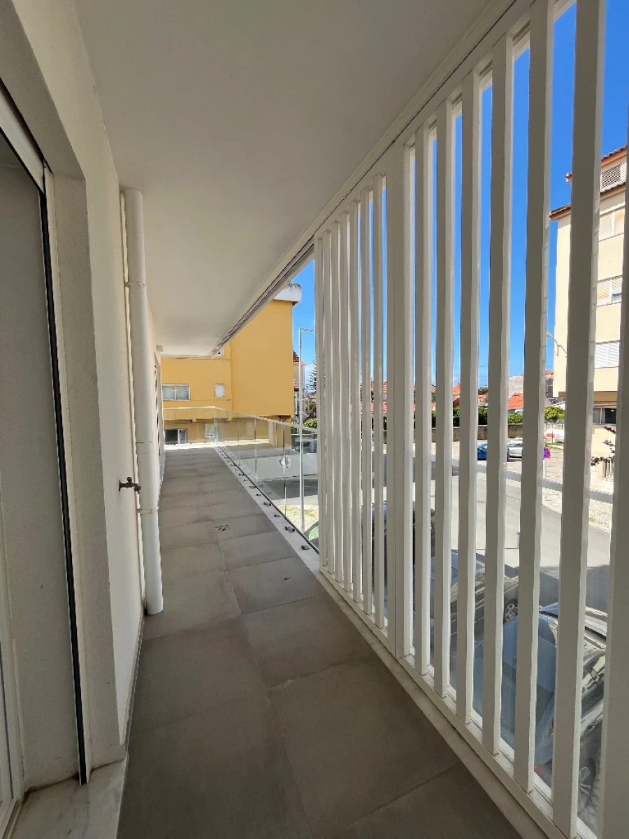 Apartamento T4 para Arrendamento em Estoril Foto 14