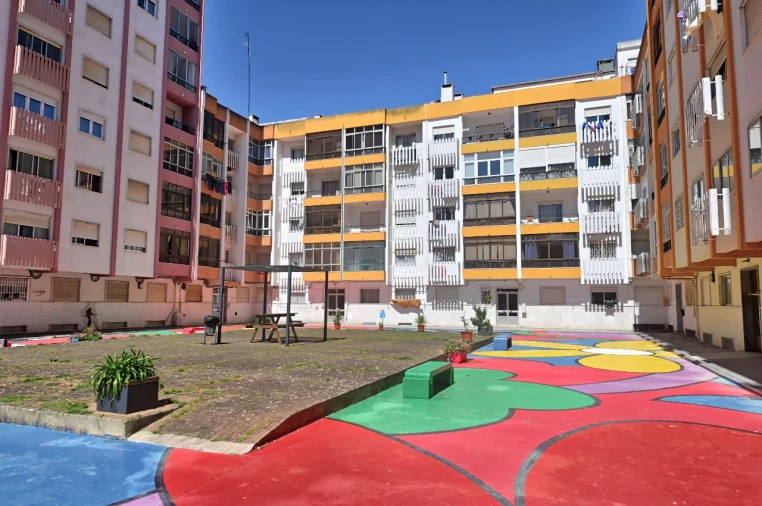 Apartamento T2 para Venda em Queluz de Baixo Foto 2