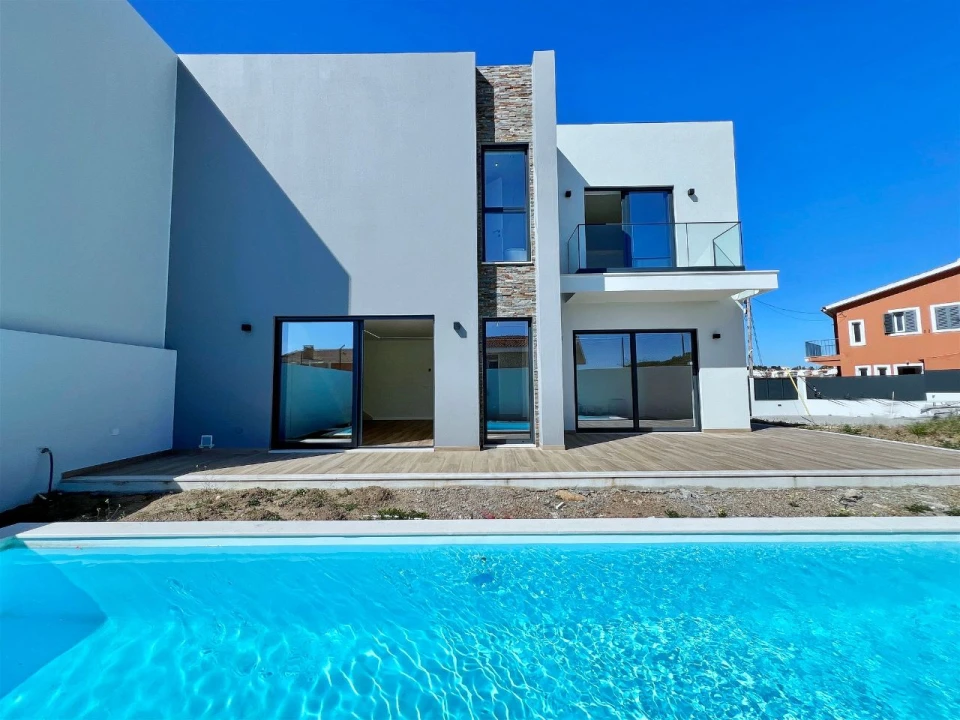 Moradia T4 para Venda em Parede Foto 1