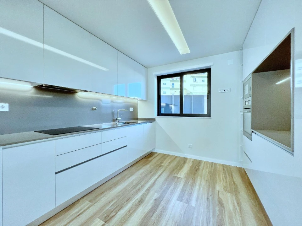 Moradia T4 para Venda em Parede Foto 2