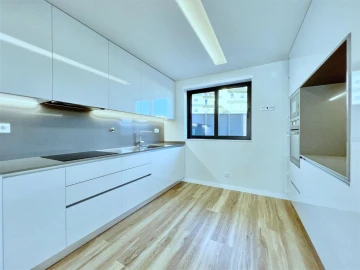 Moradia T4 para Venda em Parede