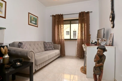 Moradia T3 para Venda em Queijas