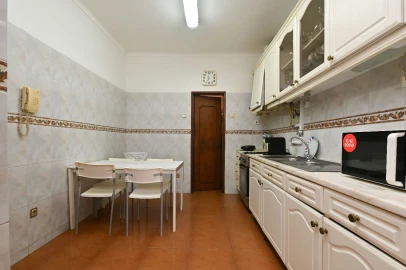 Moradia T3 para Venda em Queijas