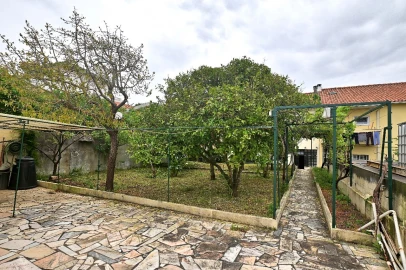 Moradia T3 para Venda em Queijas