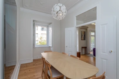 Apartamento T5 para Arrendamento em Lisboa