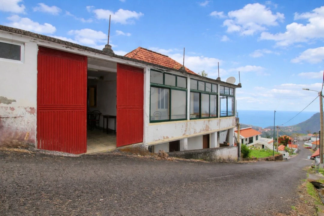 Moradia T3 para Venda em Achada do Folhadal Foto 1