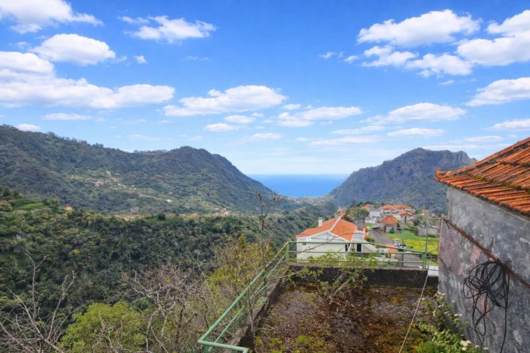 Moradia T3 para Venda em Achada do Folhadal Foto 16