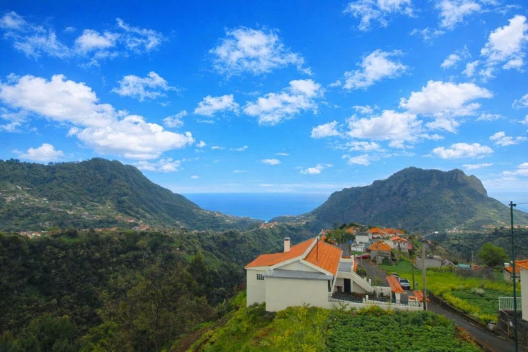 Moradia T3 para Venda em Achada do Folhadal Foto 15