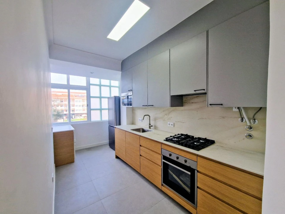 Apartamento T3 para Venda em Carcavelos Foto 1