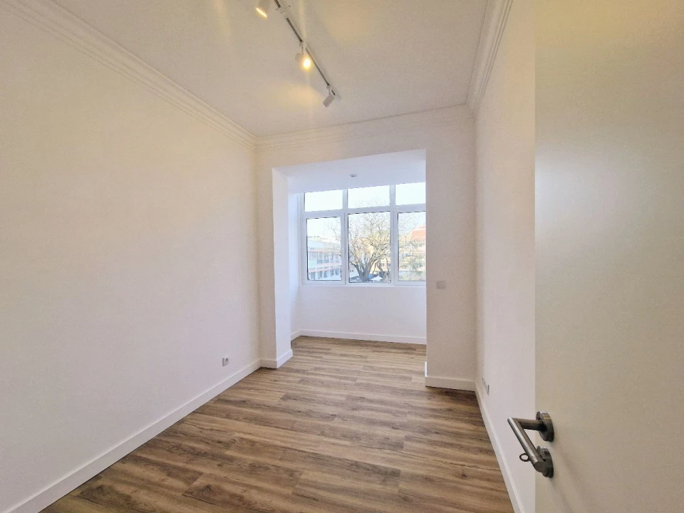 Apartamento T3 para Venda em Carcavelos Foto 6