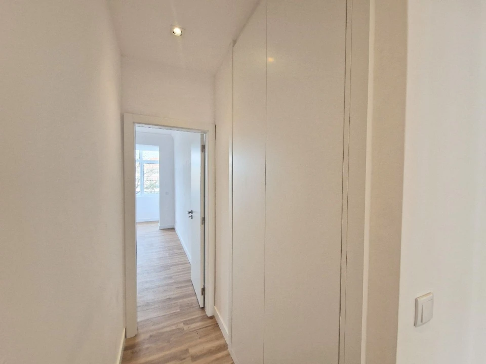 Apartamento T3 para Venda em Carcavelos Foto 9