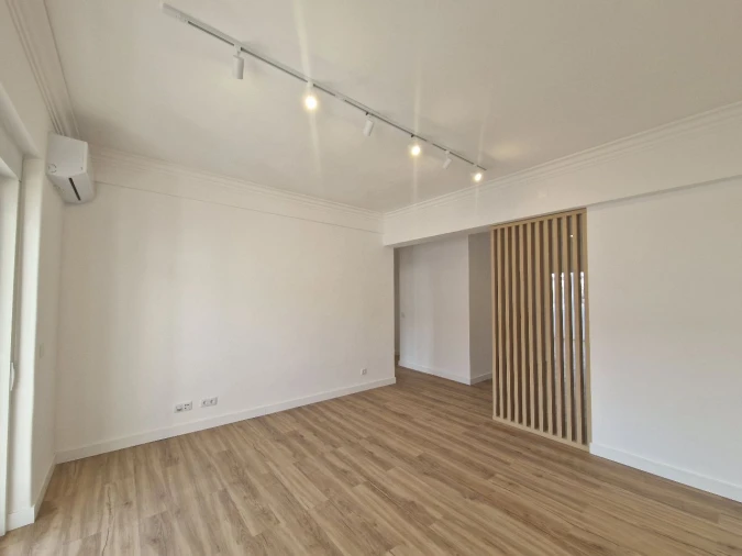 Apartamento T3 para Venda em Carcavelos Foto 4