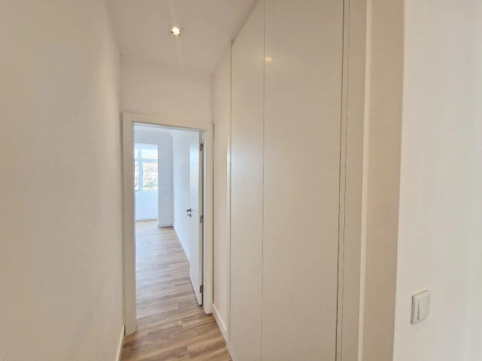 Apartamento T3 para Venda em Carcavelos Foto 9