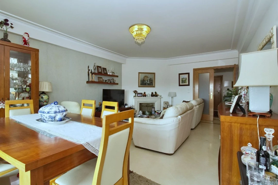 Apartamento T3 para Venda em Carcavelos Foto 1