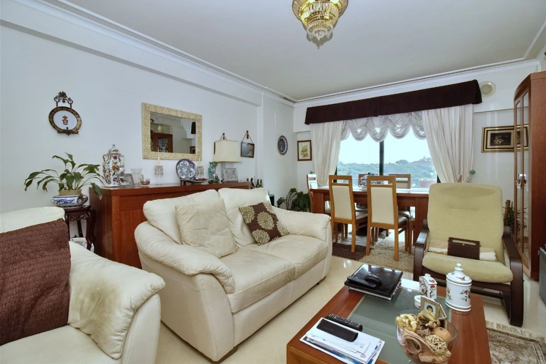 Apartamento T3 para Venda em Carcavelos Foto 2