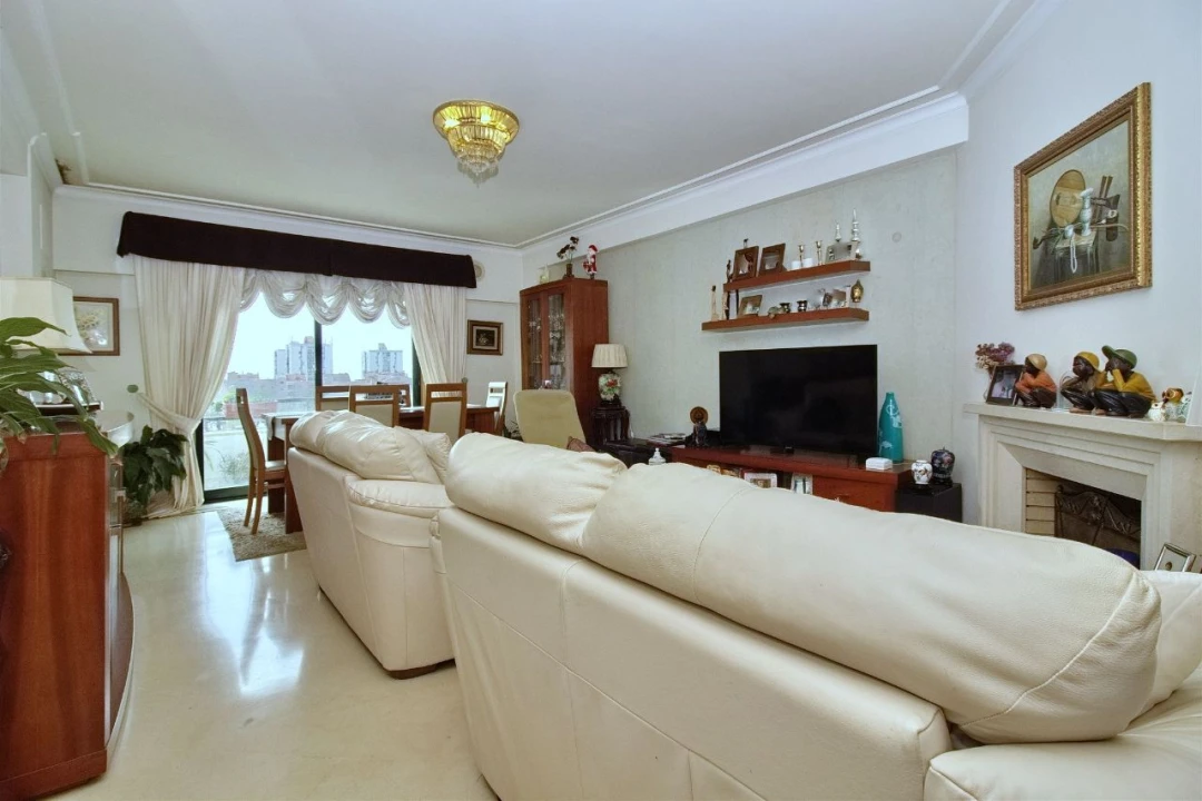 Apartamento T3 para Venda em Carcavelos Foto 3