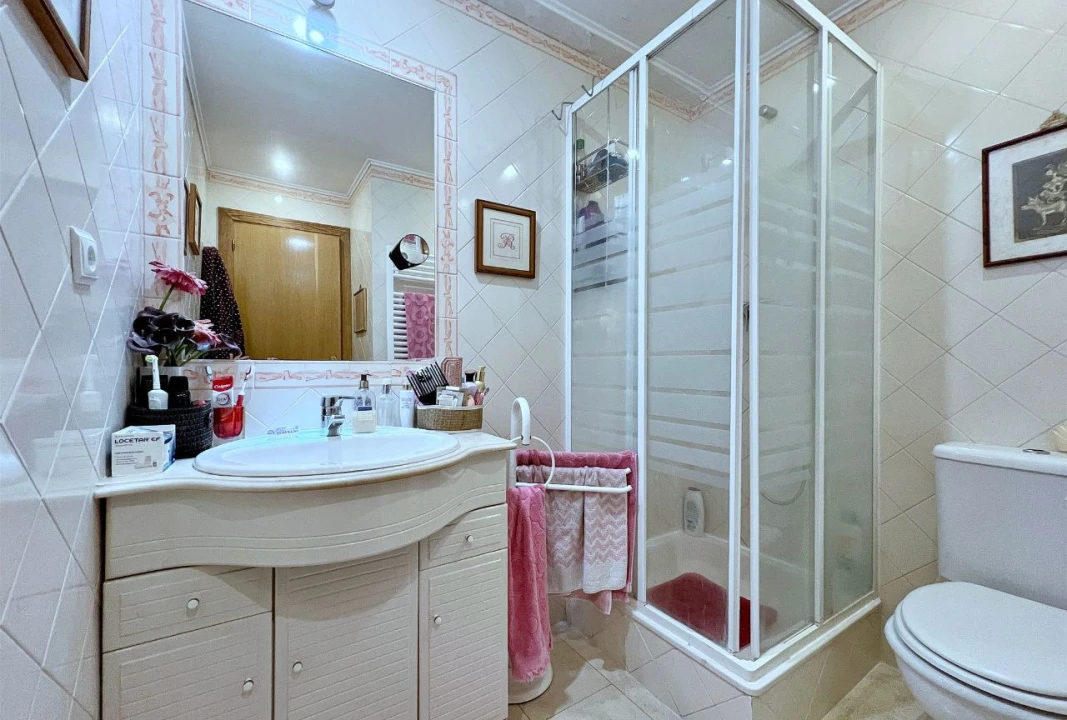 Apartamento T3 para Venda em Carcavelos Foto 8