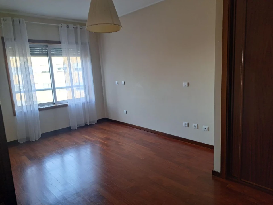 Apartamento T2 para Arrendamento em Maia Foto 18