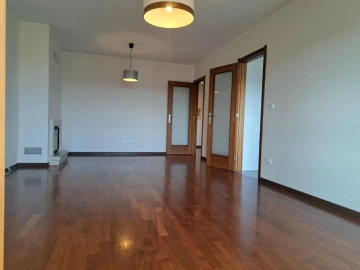 Apartamento T2 para Arrendamento em Maia