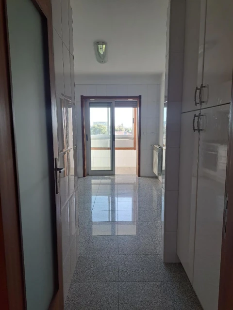 Apartamento T2 para Arrendamento em Maia