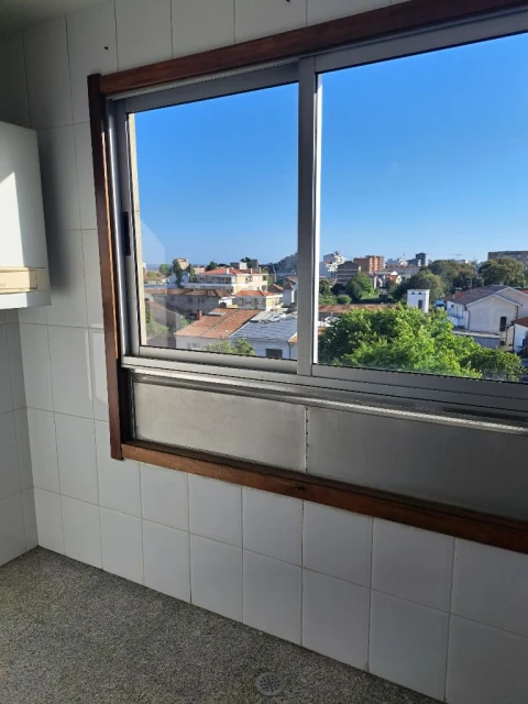 Apartamento T2 para Arrendamento em Maia