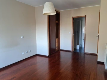 Apartamento T2 para Arrendamento em Maia