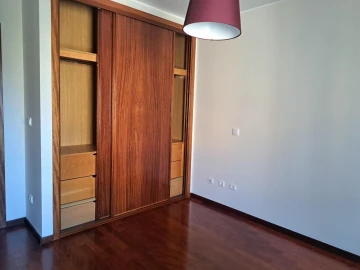 Apartamento T2 para Arrendamento em Maia
