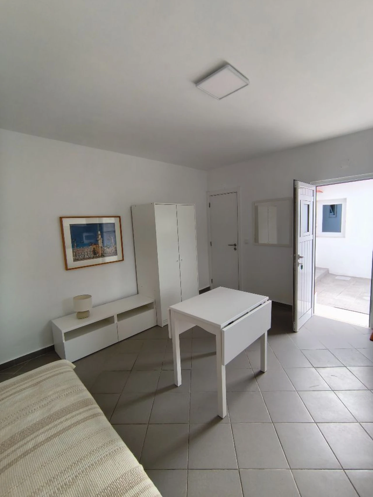 Apartamento T1 para Arrendamento em Alvisquer Foto 1