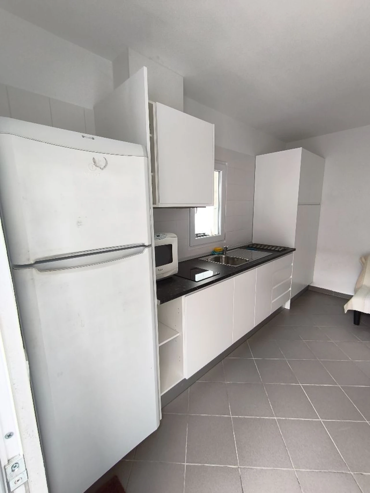 Apartamento T1 para Arrendamento em Alvisquer Foto 2