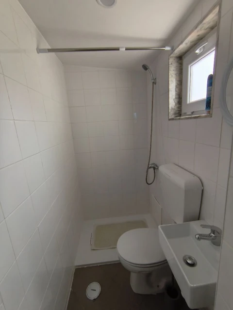 Apartamento T1 para Arrendamento em Alvisquer