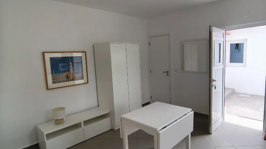 Apartamento T1 para Arrendamento em Alvisquer