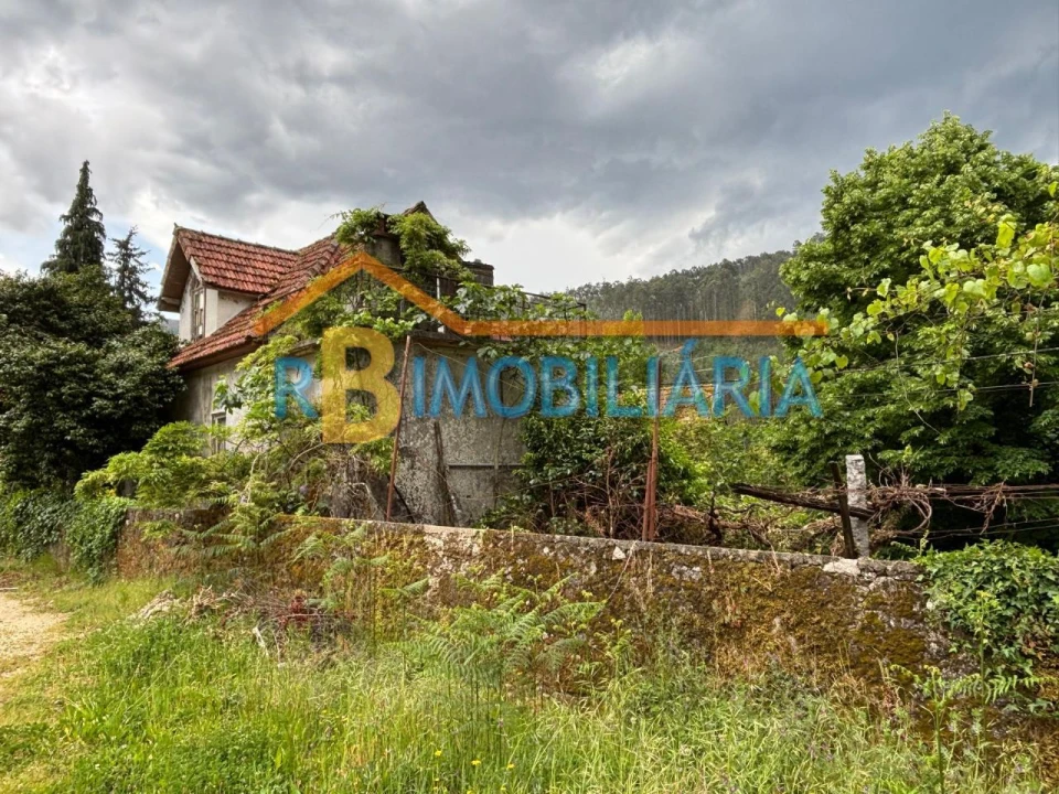 Moradia T4 para Venda em Sinja Foto 8