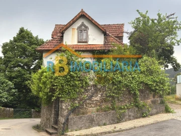 Moradia T4 para Venda em Sinja