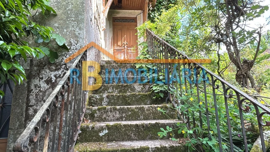 Moradia T4 para Venda em Sinja Foto 4