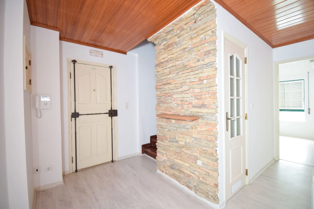 Apartamento T3 para Arrendamento em Sintra Foto 2
