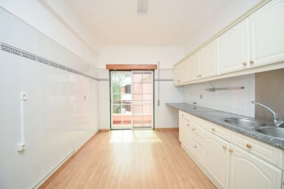 Apartamento T3 para Arrendamento em Sintra