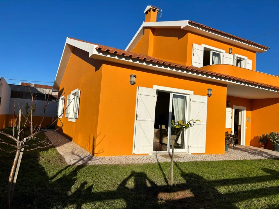 Apartamento T3 para Arrendamento em São João do Estoril Foto 1